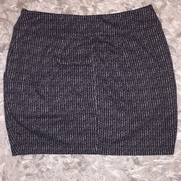 Skirt - Picture 3 of 3